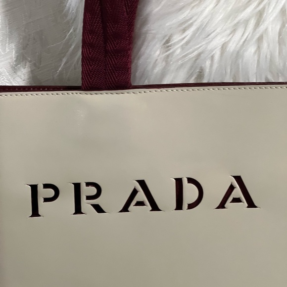 Authentic VINTAGE Prada Vitello Shopping Tote and Pouch - Picture 3 of 8